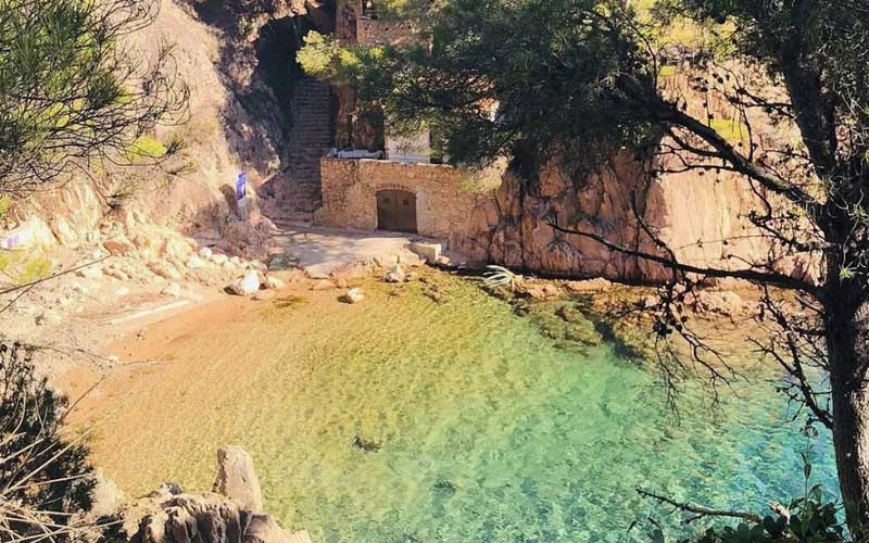 Las mejores calas secretas de la Costa Brava, Cala d’Aigua Xelida (Tamariu)