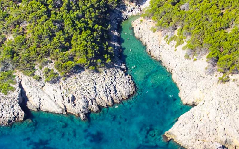 Las mejores calas secretas de la Costa Brava, Cala Pedrosa (L’Estartit)